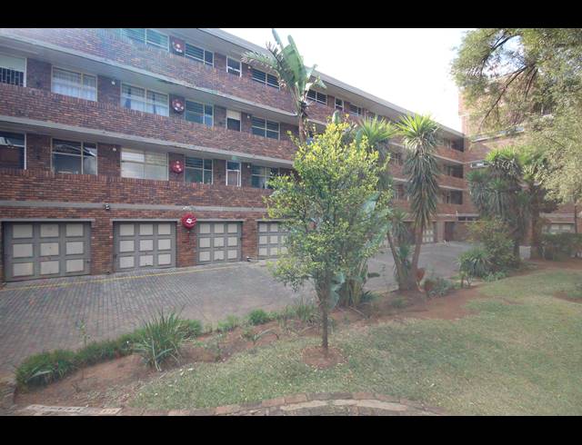 3 BEDROOM APARTMENT FOR SALE IN SINOVILLE